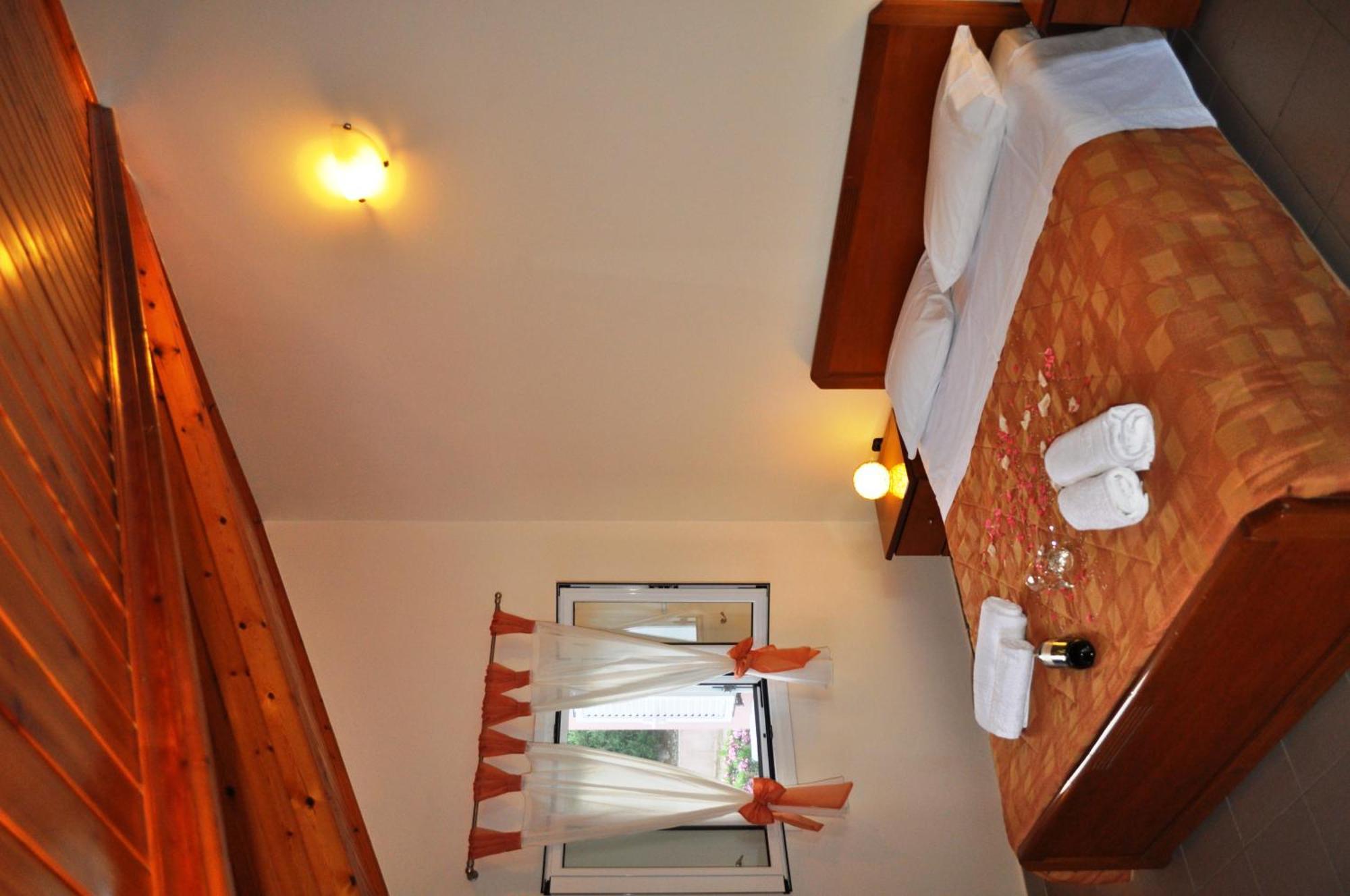Mari-Christi Apartments Poros (Kefalonia) Quarto foto